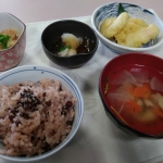 お赤飯と吉野汁