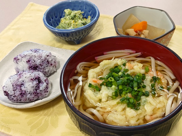 かき揚げうどん、ゆかり...