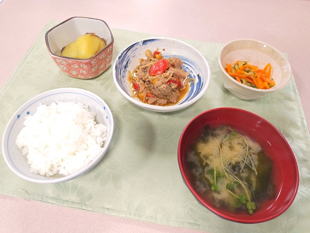 さつま芋の甘煮と豚肉と...