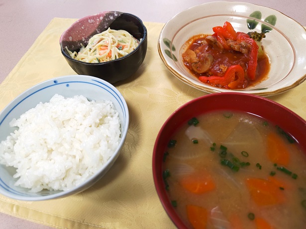 煮込みハンバーグとスパ...